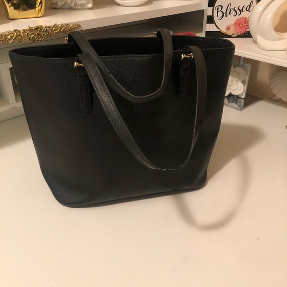 Michael Kors elegant bag with good conditions - Picture 3 of 16